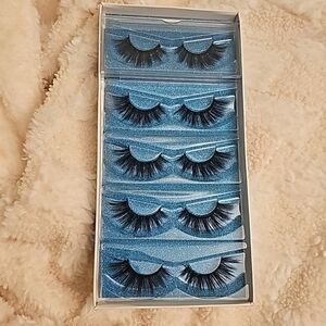 5 pairs of voluminous fluffy eyelashes